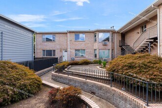 Building Photo - 6034 N Lombard St