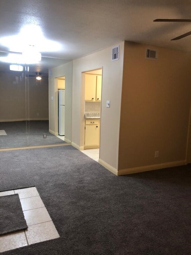 Building Photo - 8933 Gaylord Dr