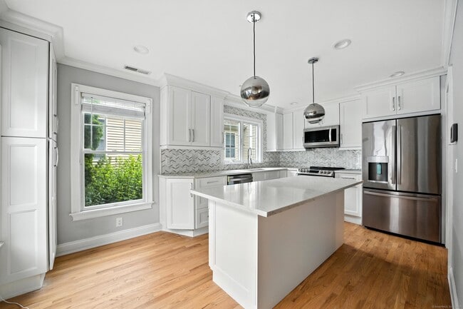 Building Photo - 55 Rodwell Ave