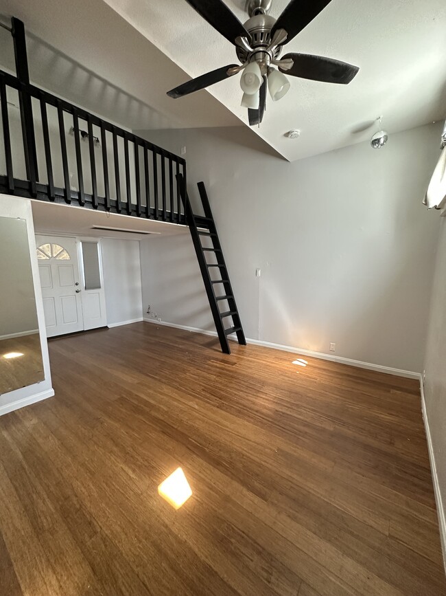 Building Photo - 3200 Encinal Ave