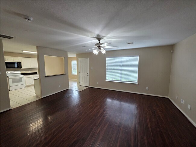 Building Photo - 28942 Village Creek Loop