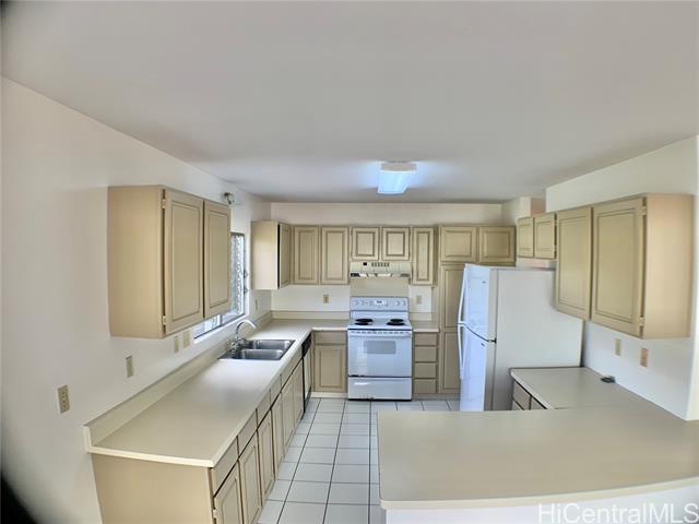 Building Photo - 99-543-532 Kapahulani Pl