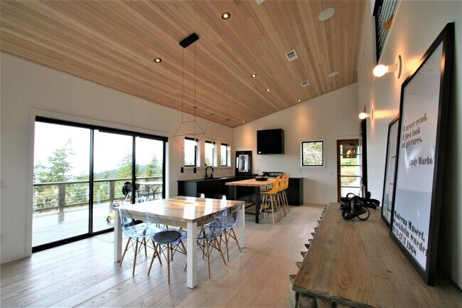 Foto del edificio - 1195 Brighton Crest Drive
