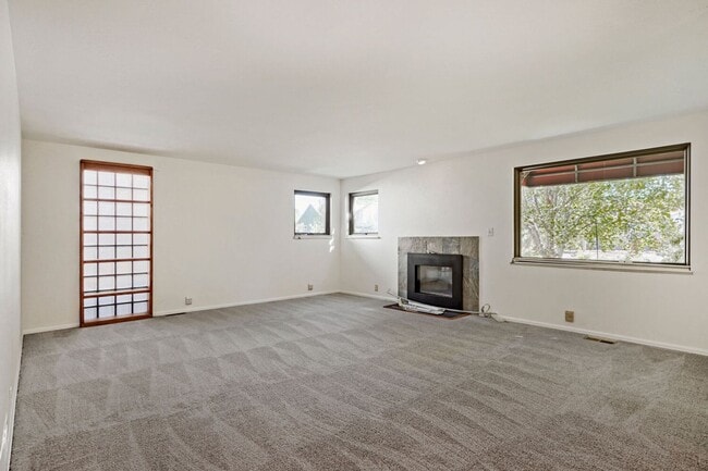 Building Photo - 1241 Olive St