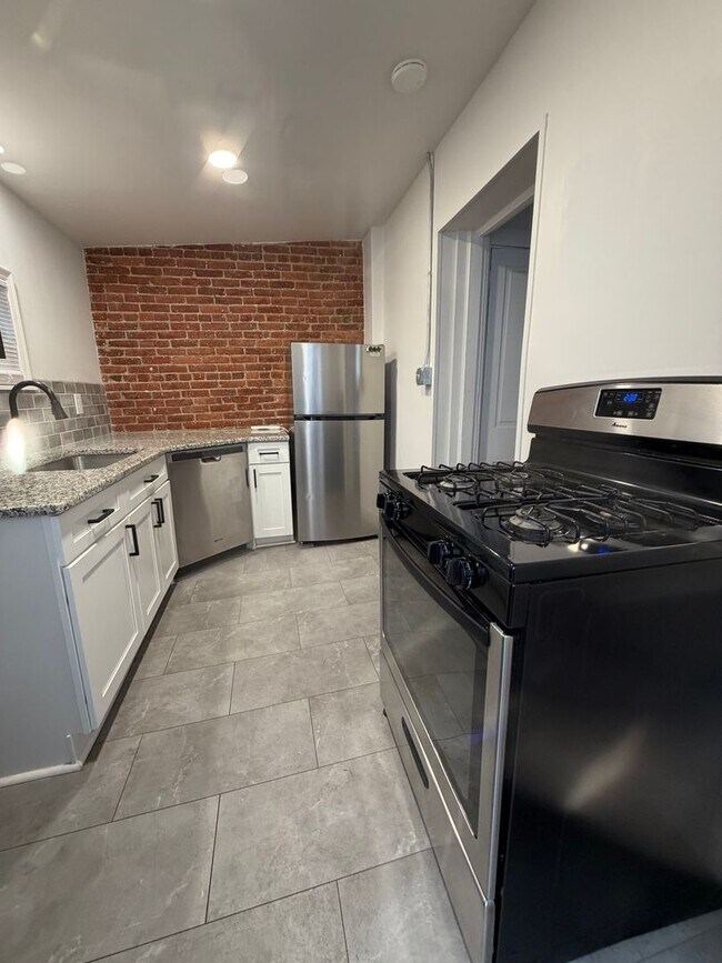 Foto del edificio - 338 Lancaster Ave