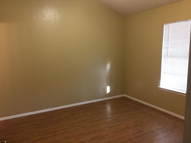 Building Photo - 207D Fletcher Dr, Del Rio, TX 78840