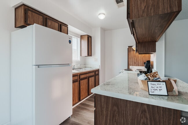 Building Photo - The Rowan Apartments