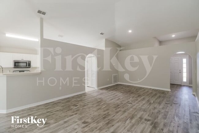 Foto del edificio - 13230 Kent Bradley St