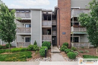 Building Photo - 2114 Ravens Crest Dr
