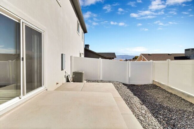 Foto del edificio - Stylish & Move-In Ready Homes in the Desir...