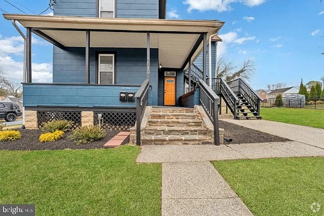 Building Photo - 4610 White Ave