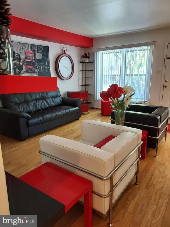 Foto del edificio - 7814 Coddle Harbor Ln