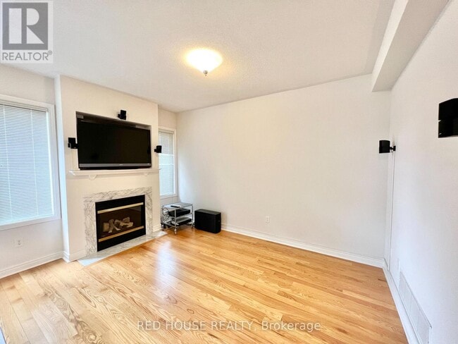 Building Photo - 30 Clovis St