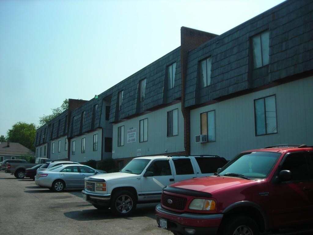 Building Photo - Broadway East Apartments
