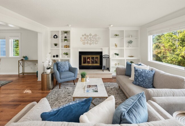 Building Photo - 18811 SE 42nd St