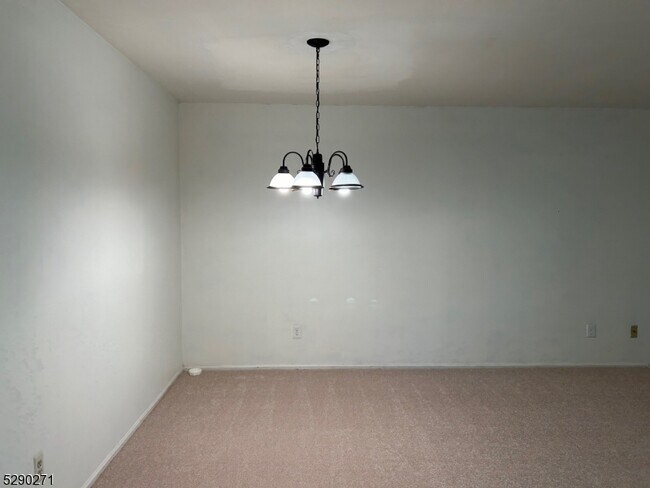 Foto del edificio - 363 Aldeburgh Ave