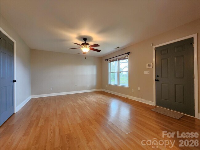 Foto del edificio - 1607 Parkdale Ave