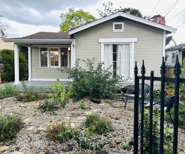 Building Photo - 2834 Denby Ave