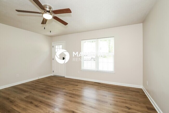 Building Photo - 3 Bedroom Pet-Friendly Home in HIGH POINT,...