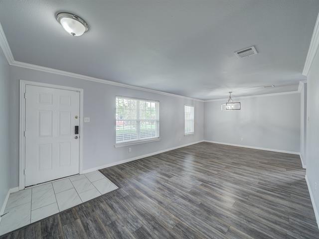 Foto del edificio - 1330 Long Branch Dr