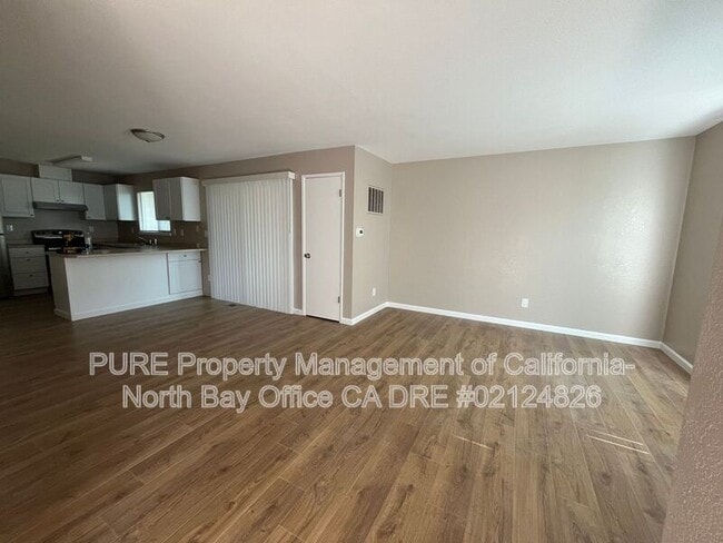 Building Photo - 470 Sherry Dr