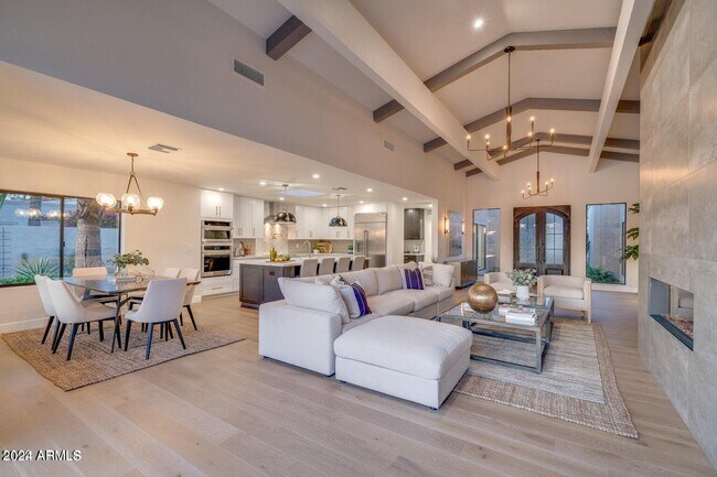 Foto del edificio - 8556 N 84th St