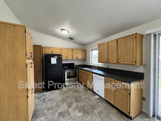 Foto del edificio - 236 W Crown Ln