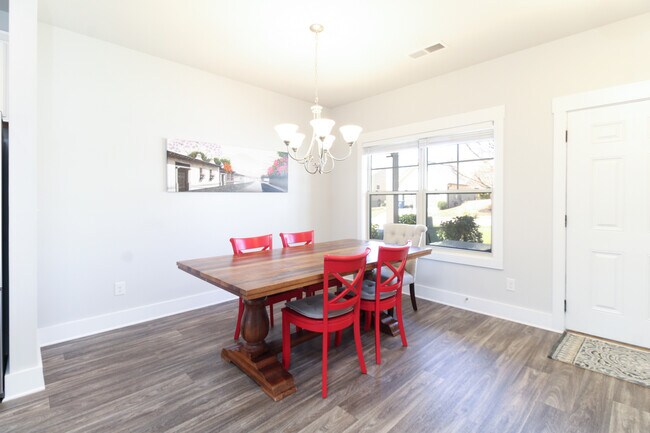 Foto del edificio - 421 Park W Blvd