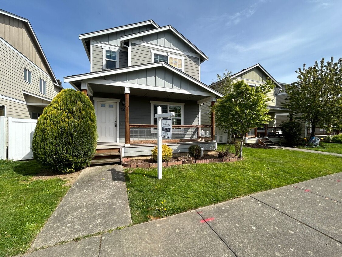 Primary Photo - 2200 Greenview Circle #29