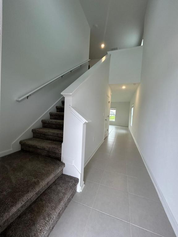 Building Photo - 5686 Portico Pl