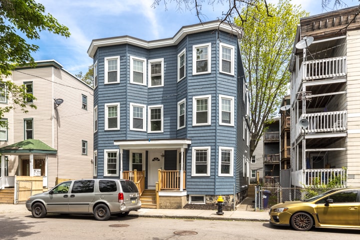 Primary Photo - 34 Bay St