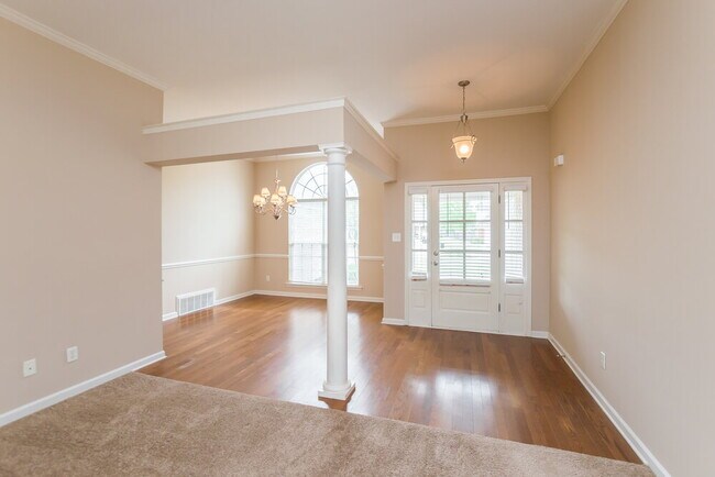 Foto del edificio - 5837 Stonewall Dr