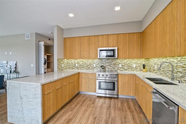 Foto del edificio - 3088 State St