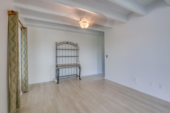 Foto del edificio - 1520 Lake Ave