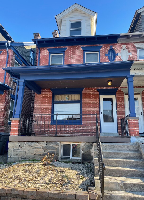 Primary Photo - 364 N Hanover St