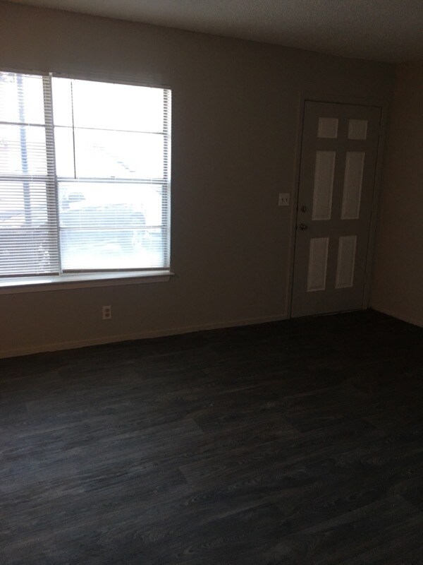 Foto principal - 1222 Brazos St