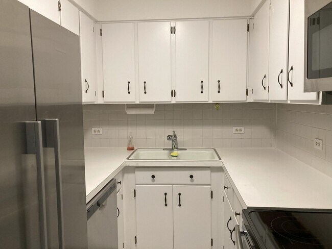 Foto del edificio - 1301 N Western Ave