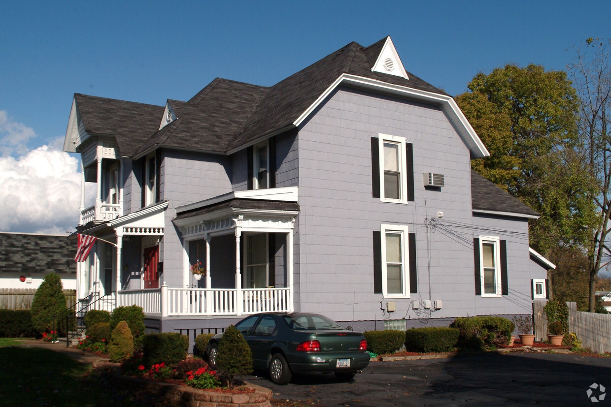 Building Photo - 195 S Main St