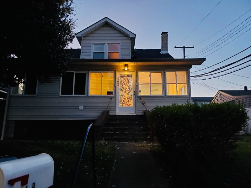 Foto principal - 5504 Carville Ave