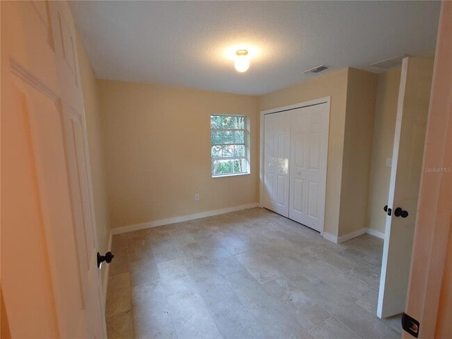 Building Photo - 917 Jensen Ave