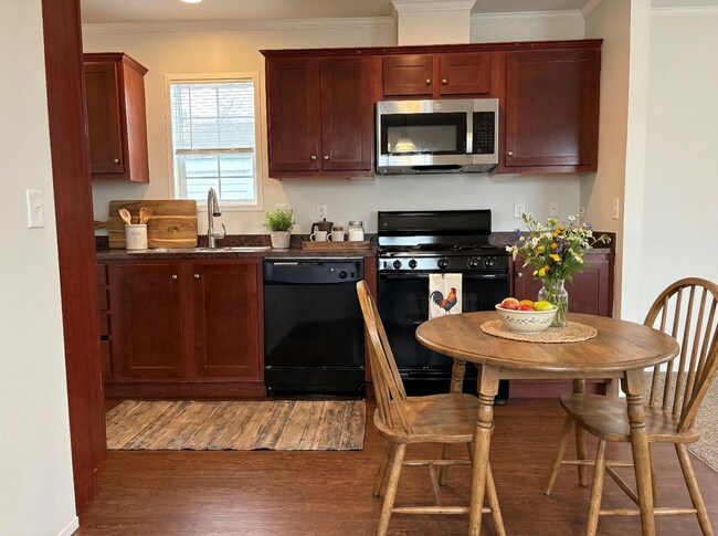 Building Photo - 1921 Winter Park Dr