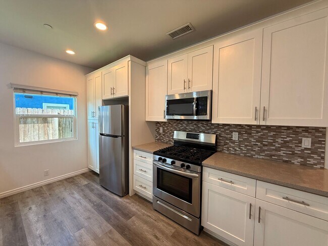 Foto del edificio - Coastal Living in Imperial Beach — Charming Home in a Prime Location!