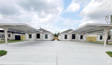 Building Photo - 5804 Sandpiper Ave