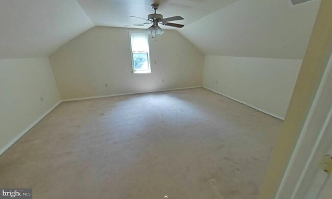 Building Photo - 216 Sinking Springs Ln