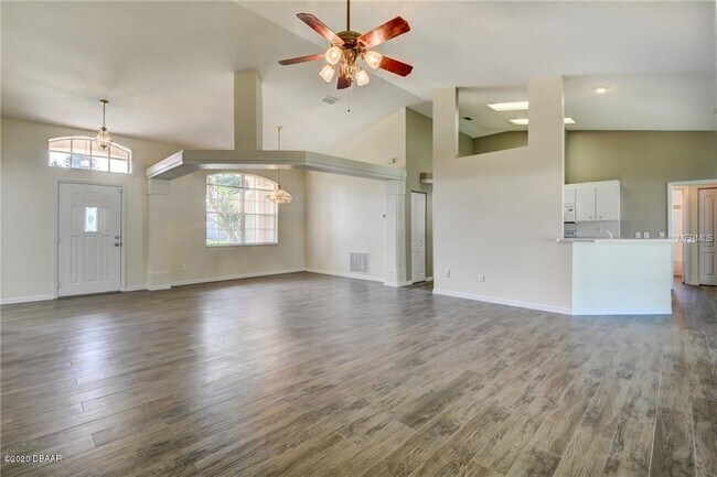 Building Photo - 5980 Sawgrass Point Dr