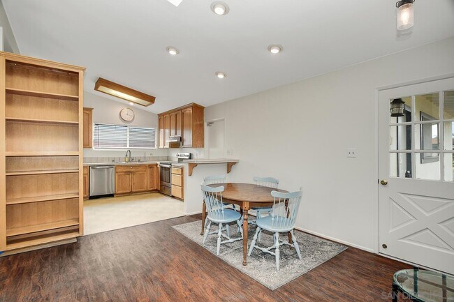 Building Photo - 4659 Mt Armet Dr