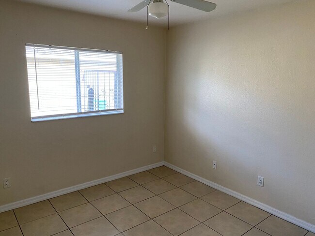 Foto del edificio - 1416-1418 W 12th St