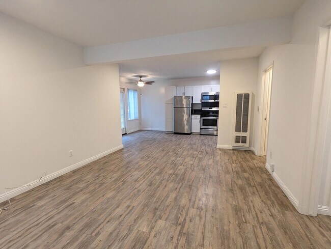 Foto del edificio - 3827 Girard Ave