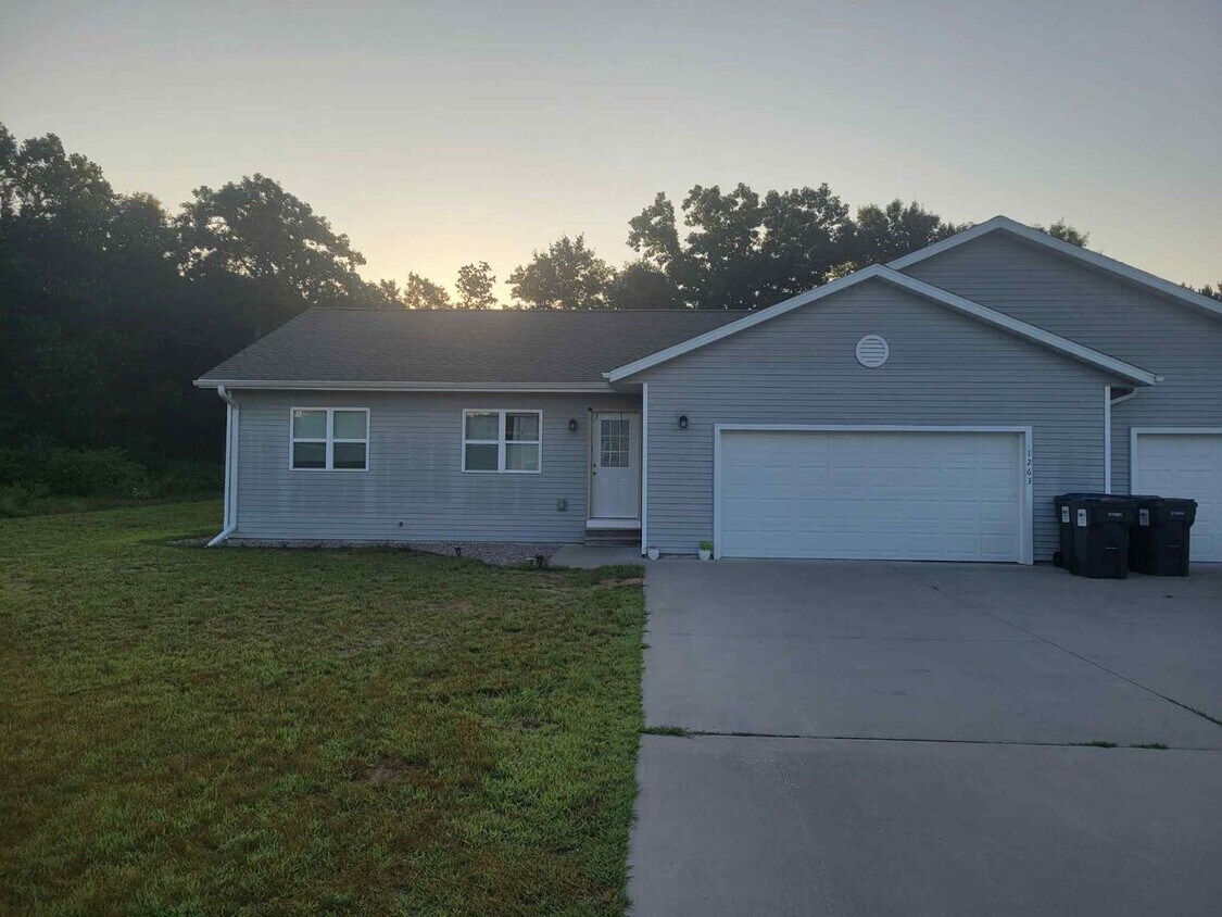 Foto principal - 3 Bedroom Duplex