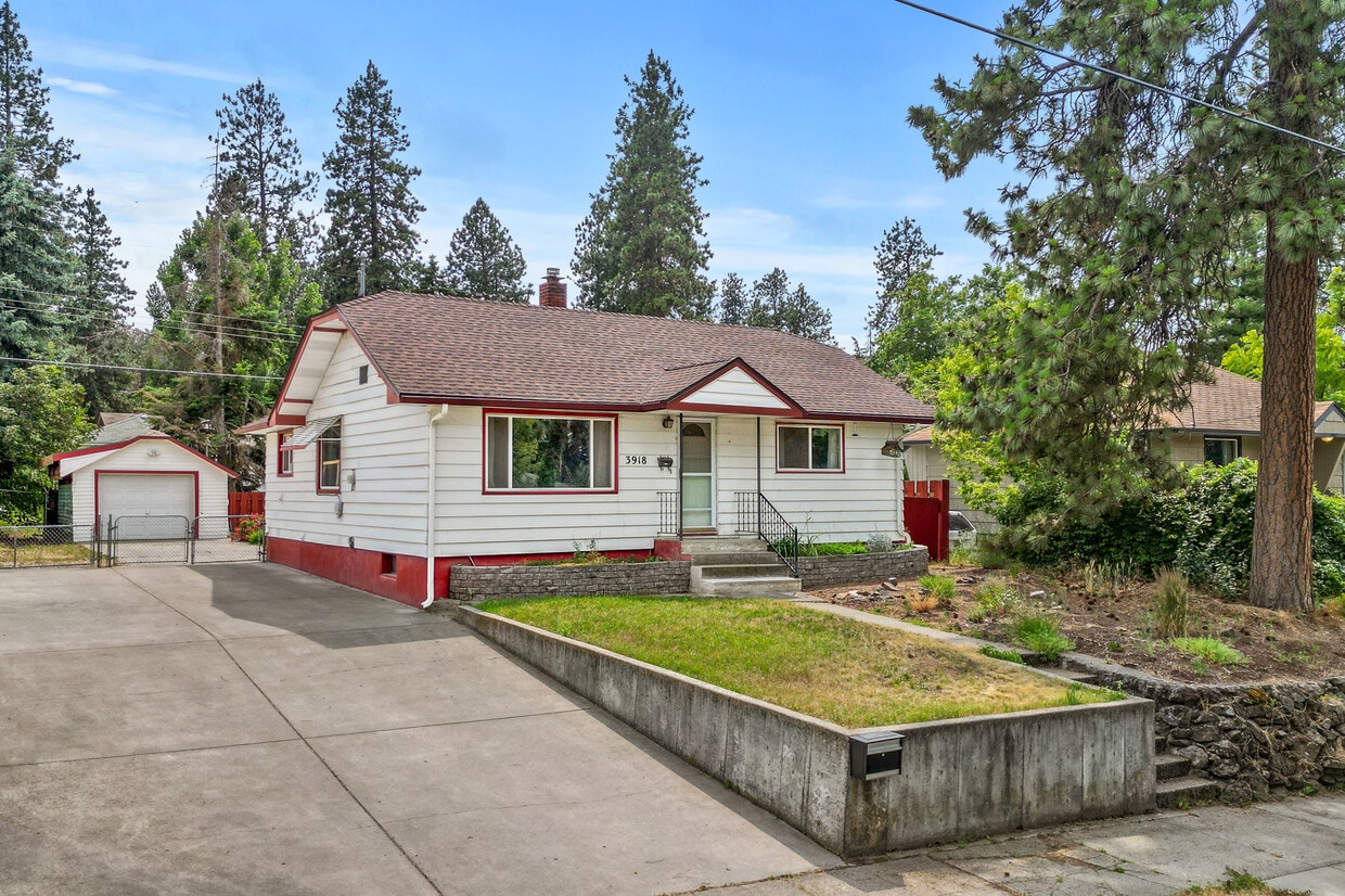 Foto principal - 3918 E 8th Ave